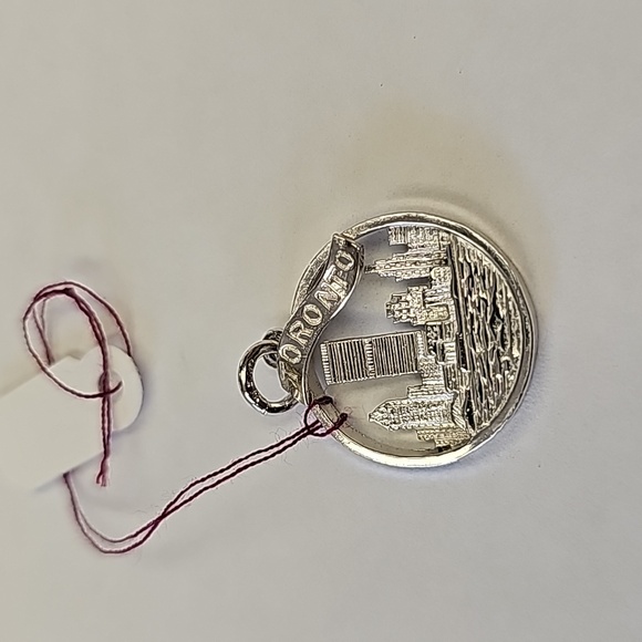 Sterling silver Tronto charm - Picture 6 of 6